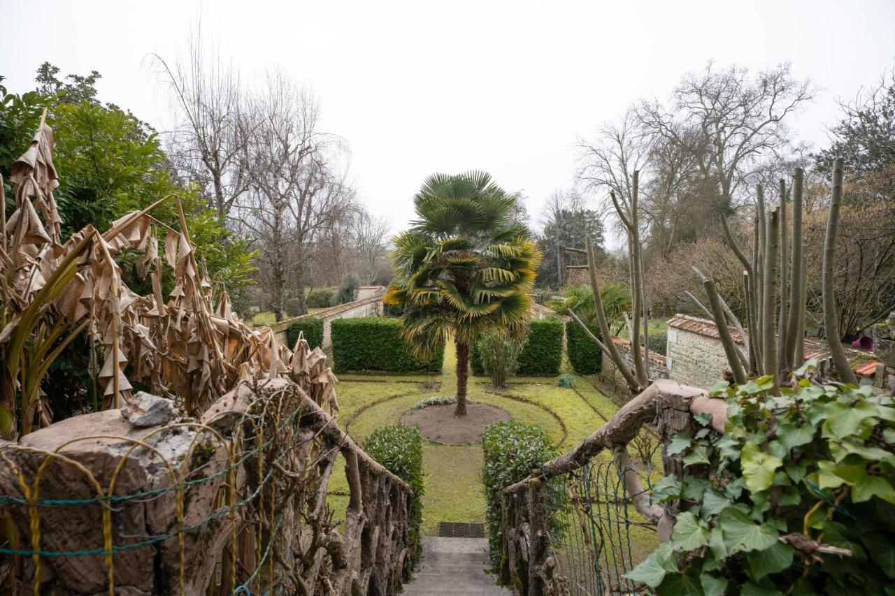 Les Jardins De La Seugne Apartment Jonzac Bagian luar foto