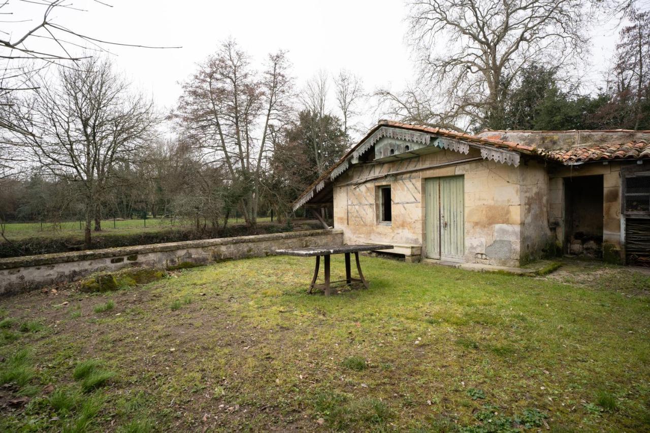 Les Jardins De La Seugne Apartment Jonzac Bagian luar foto